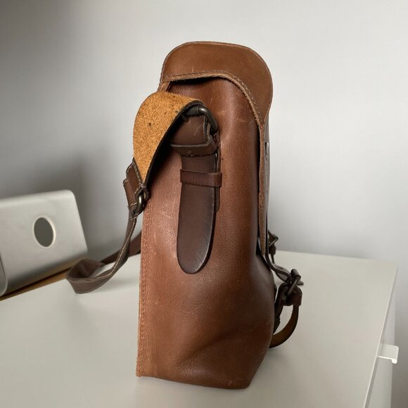 Aunts & Uncles Fella Leather Messenger Bag - Picture 7 of 13